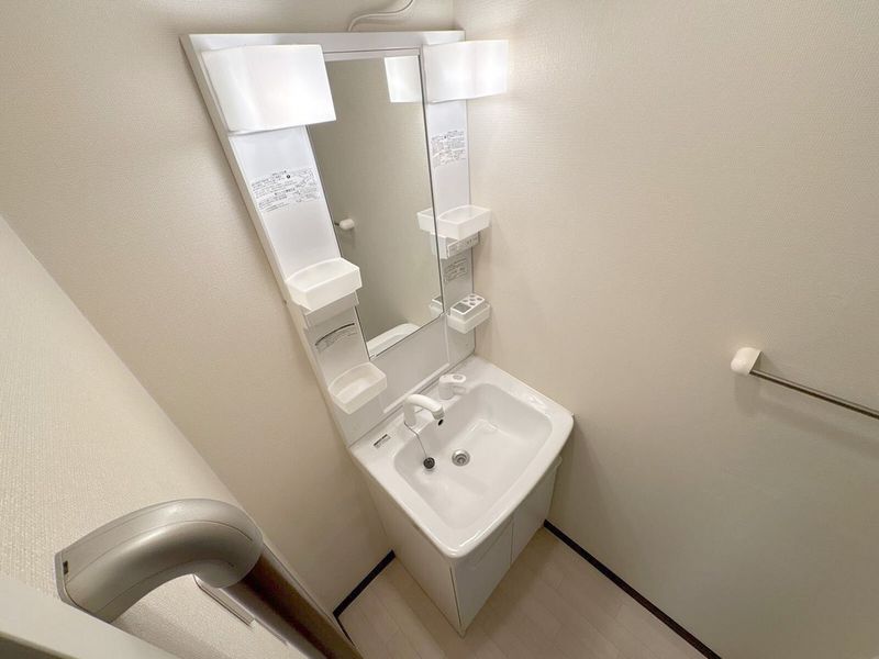 レオネクストライフ高坂 洗面台