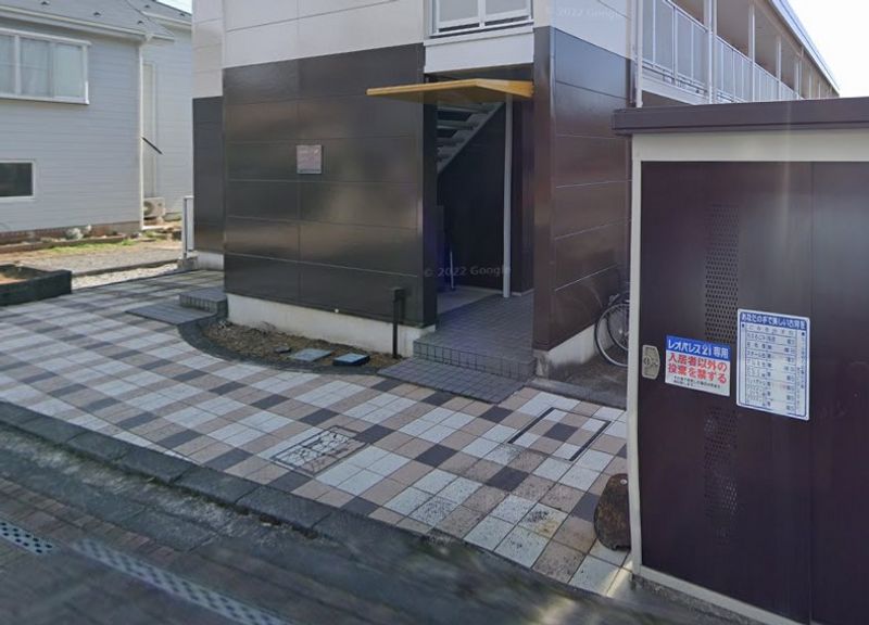 レオパレスわたらせ０２ エントランス