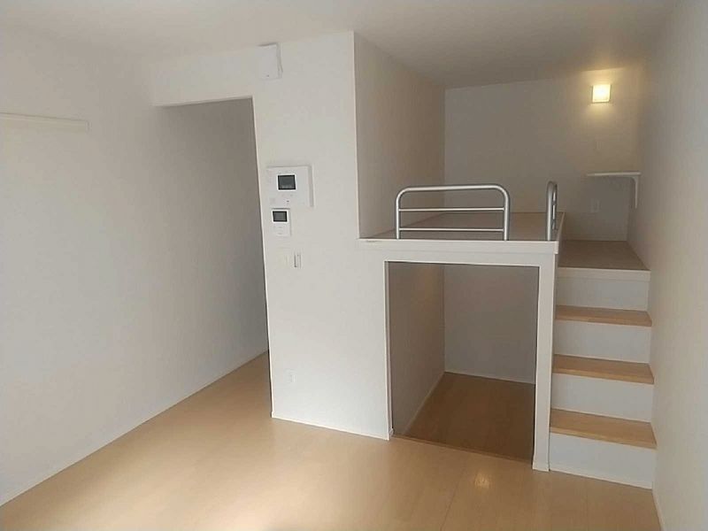 レオネクストサンモール向原 居間