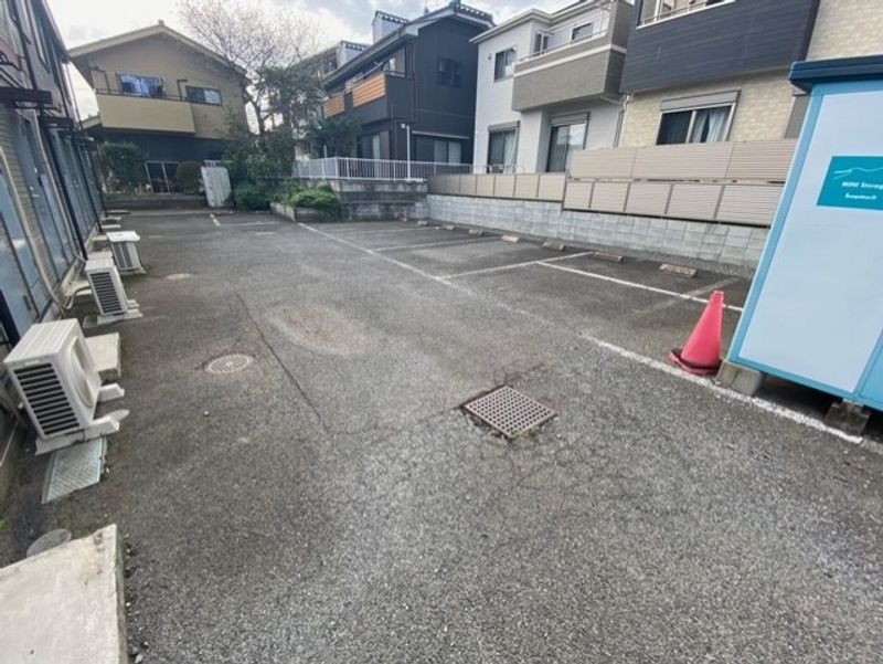 レオパレス臼倉 駐車場