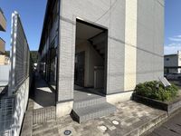 レオパレスパークサライ エントランス