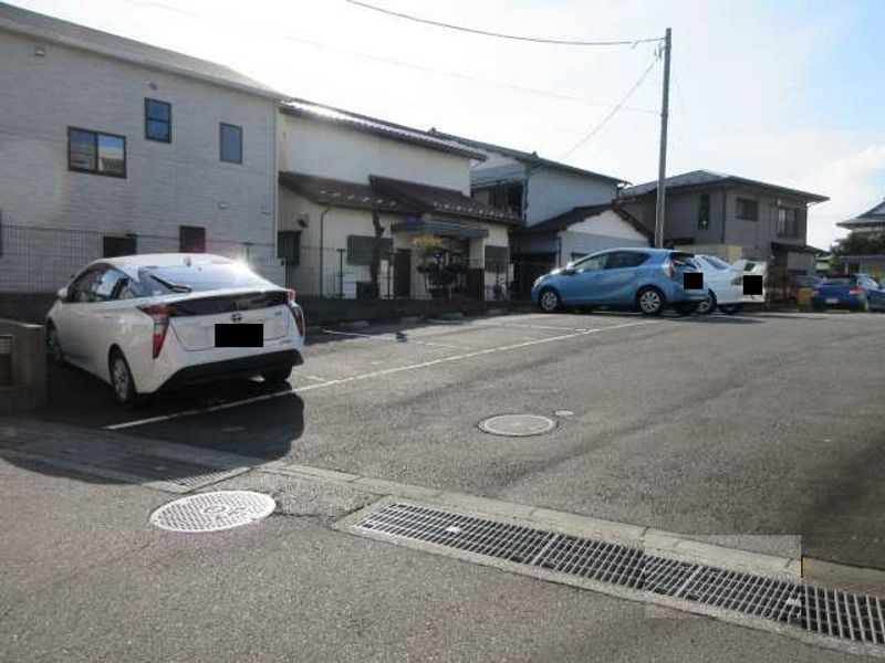 レオパレス丸岡 駐車場