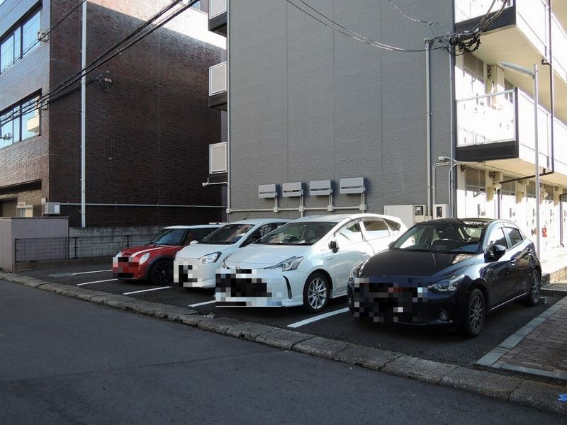 レオパレスレオーノⅡ 駐車場