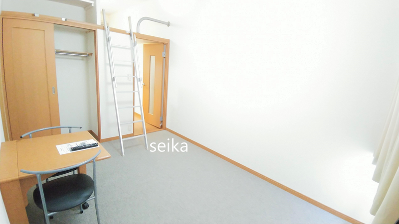レオパレスレグルス 居間