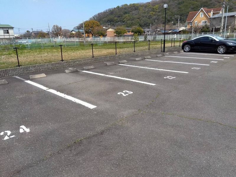 レオパレスソレーユⅡ 駐車場