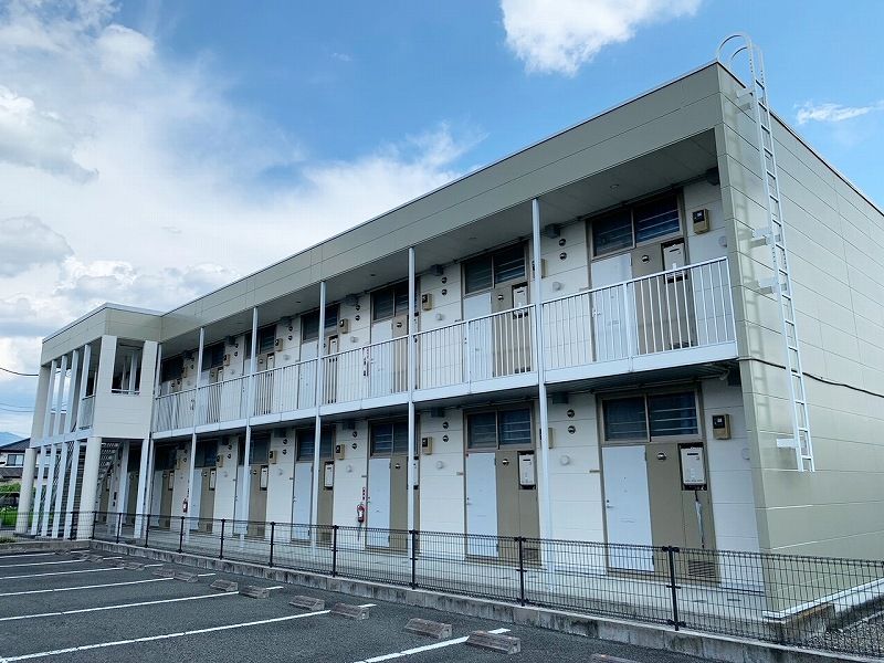 レオパレス八幡 エントランス