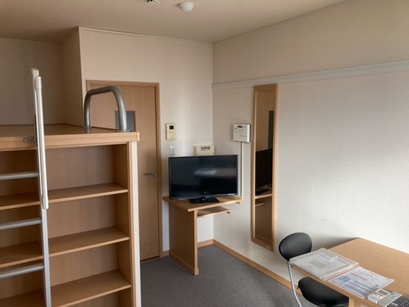 レオパレスニュートリノミラージ 居間