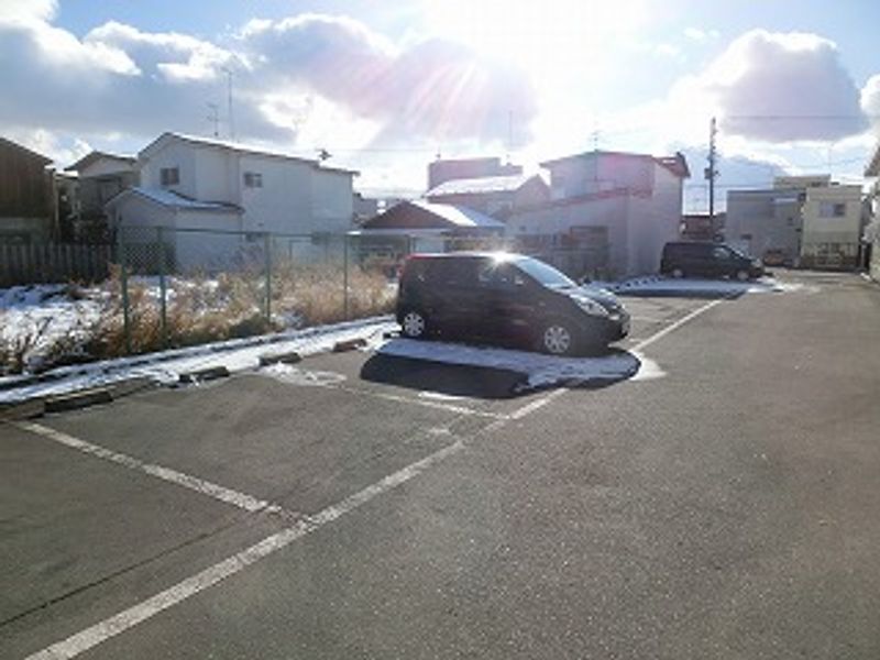 レオパレスグーテ 駐車場