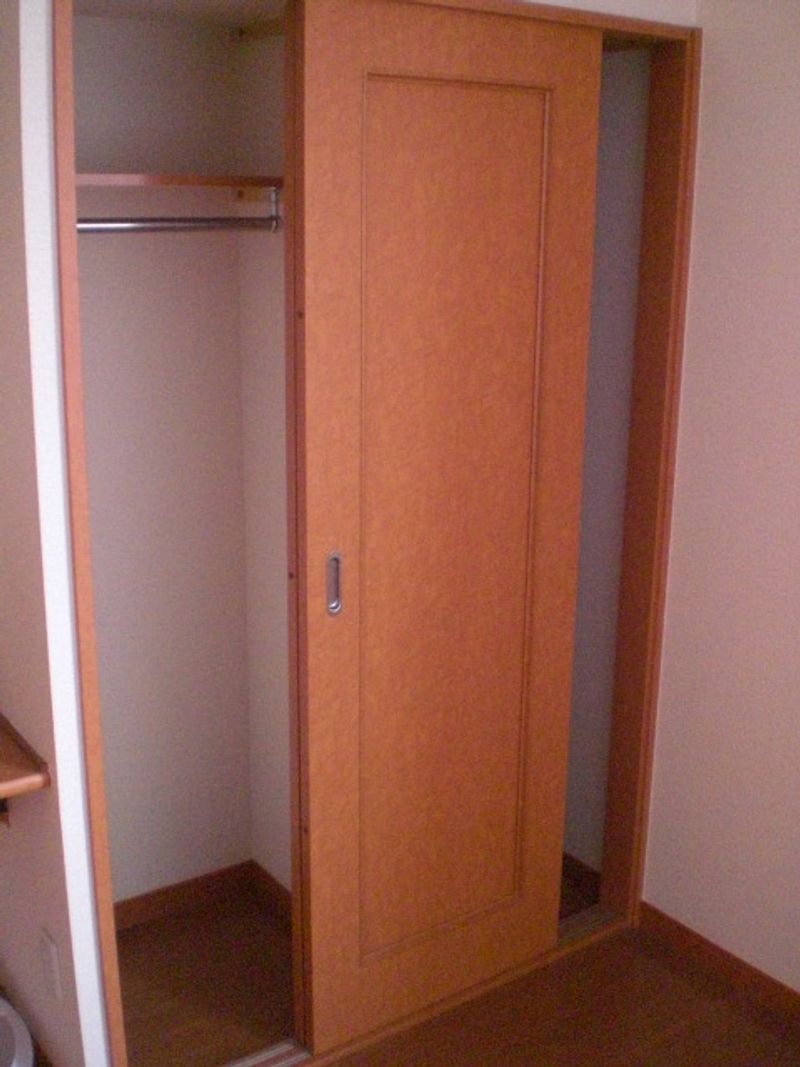 レオパレス高岡レジデンス 収納