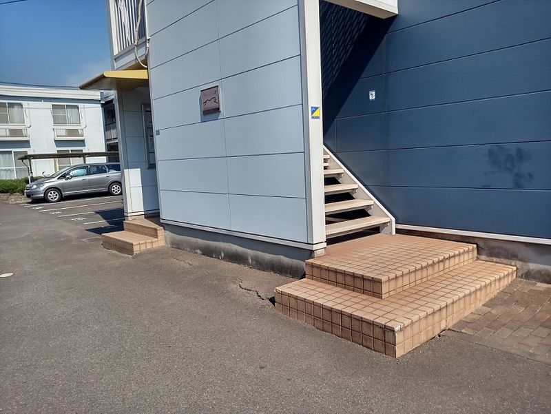 レオパレス新涯ロータスＢ棟 エントランス