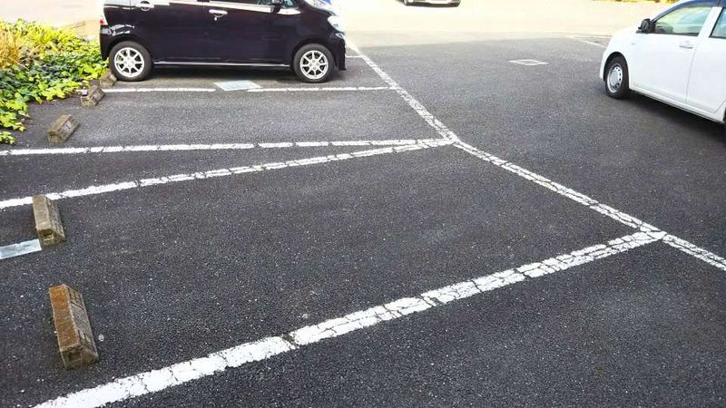 レオパレスフルールⅡ 駐車場