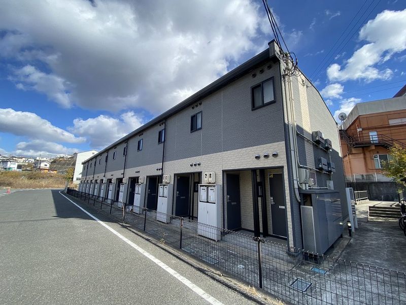 レオパレスまつおか 外観