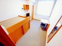 レオパレス堀田 居間