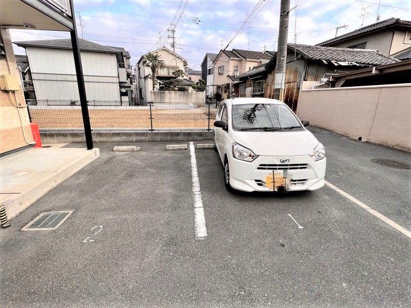 レオパレスはじめ 駐車場