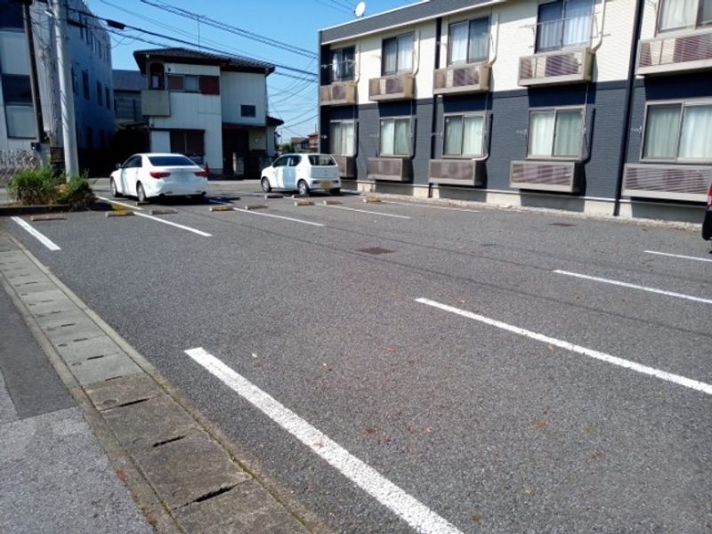 レオネクストオレア　イリオス 駐車場
