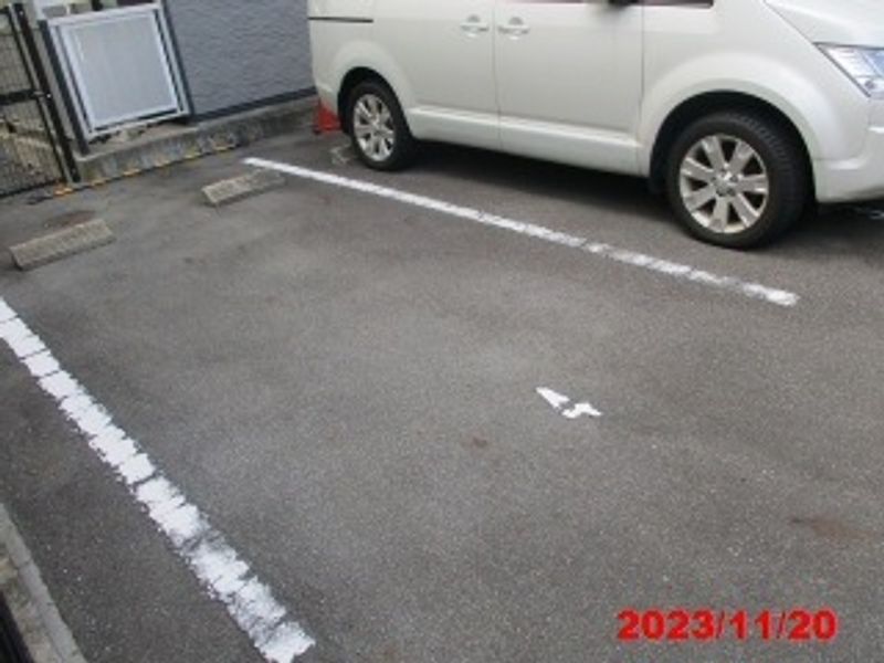 レオパレスＫＡＴＯＨⅢ 駐車場