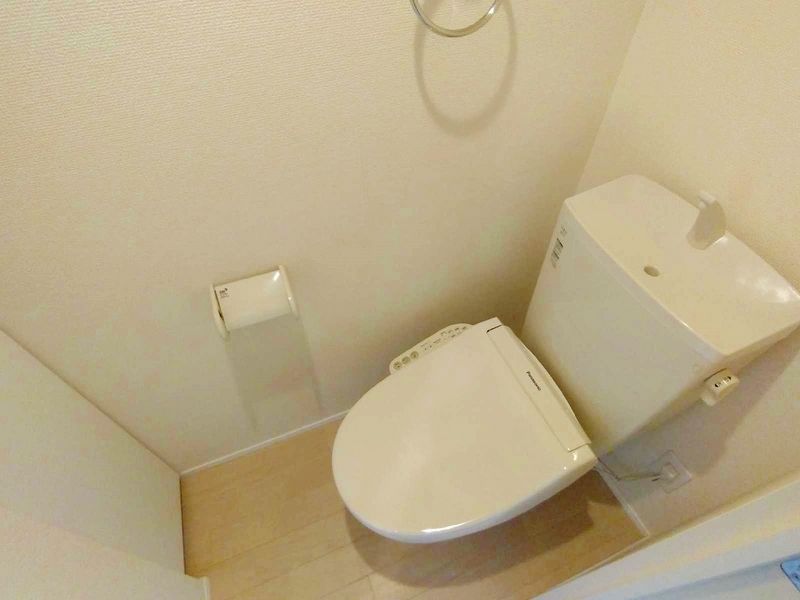 LEONEXT Ado Toilet