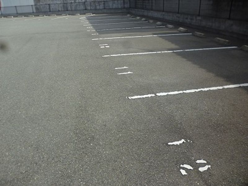 レオパレス加茂 駐車場
