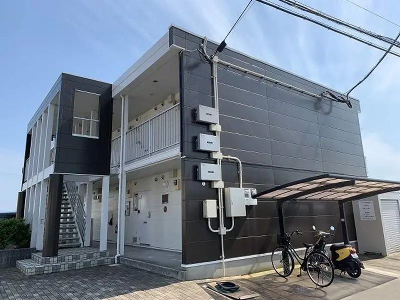 レオパレスフォレストヴィラ エントランス