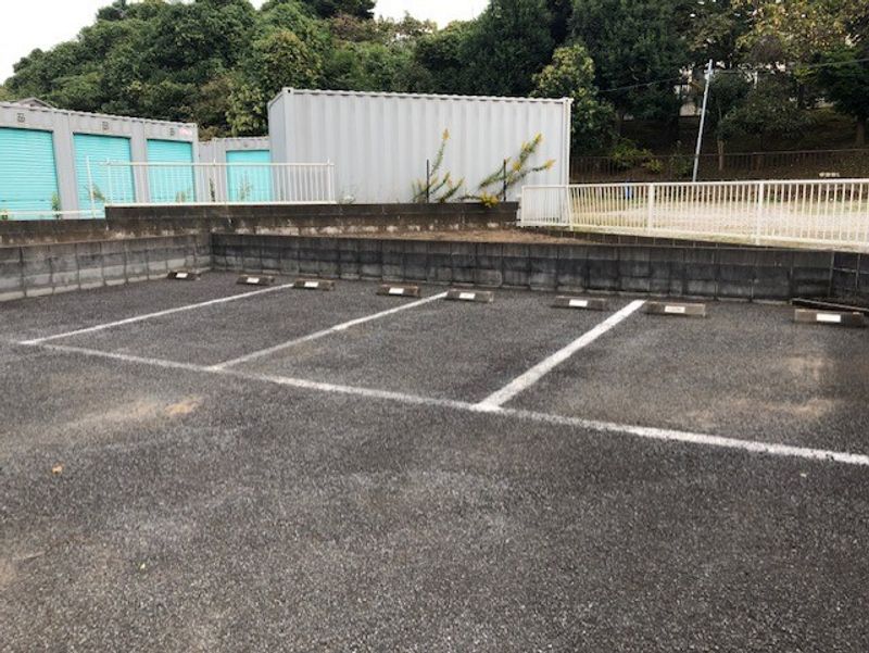 レオパレスカワシマ 駐車場