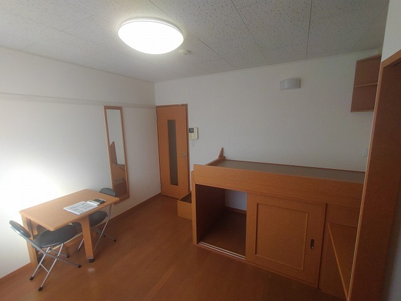 レオパレス西松江城 寝室