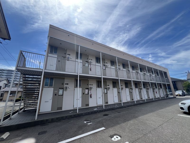レオパレスプランドールⅠ 外観