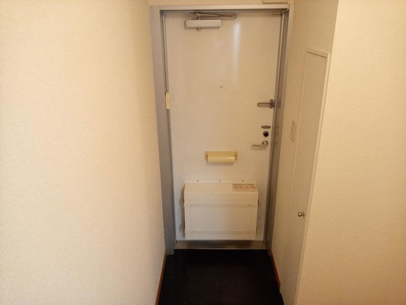 レオパレス宮城郷 玄関