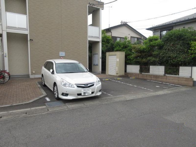 レオパレス時Ⅱ 駐車場