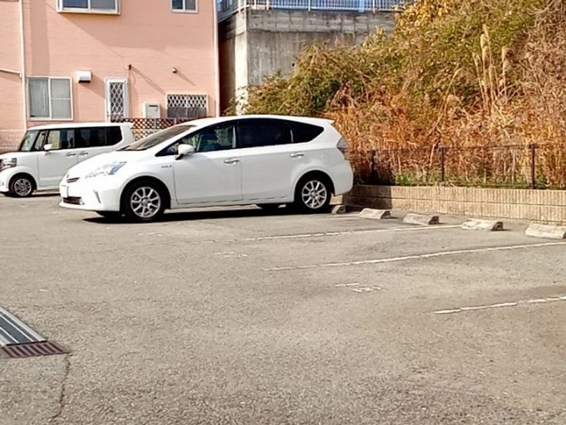 レオパレス天が岡 駐車場