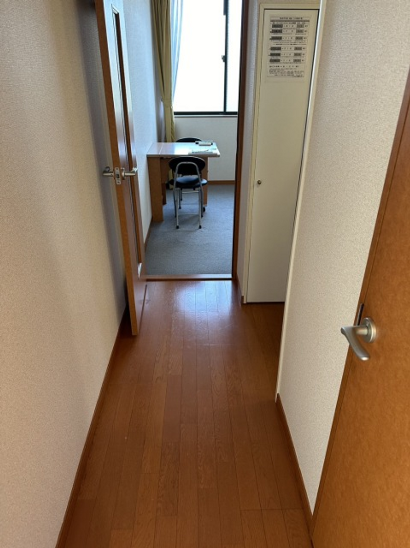 レオパレスポーラーベア 玄関