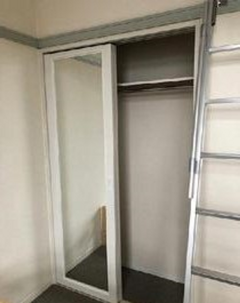 レオパレスアムール 収納