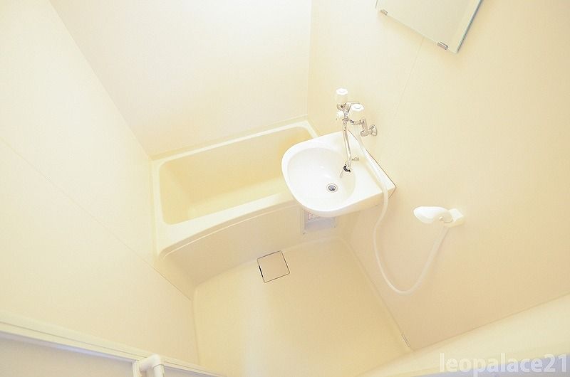 レオパレスかりん 洗面台