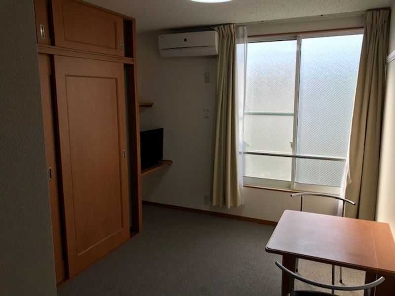 レオパレスサンハイム岩切 居間