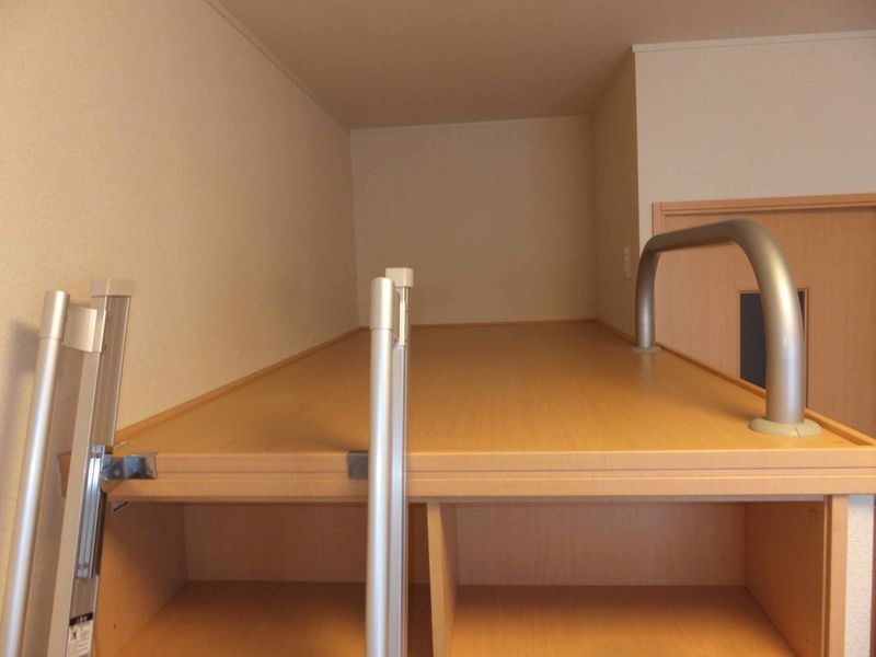 レオパレスコスモ川合 収納