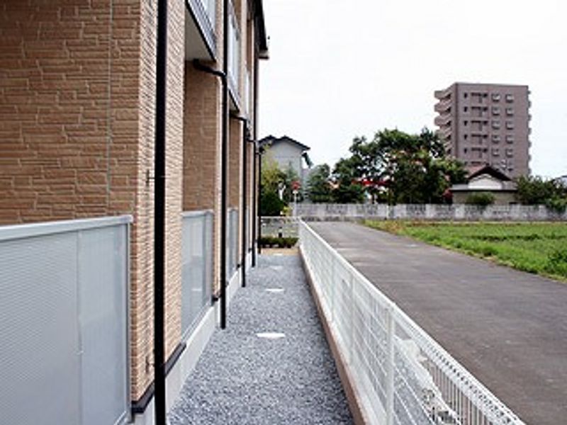レオパレスサン　ロード バルコニー