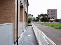 レオパレスサン　ロード バルコニー
