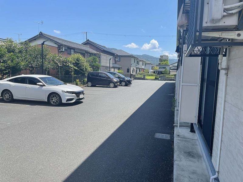 レオパレスアソシーサイドハイツ 駐車場