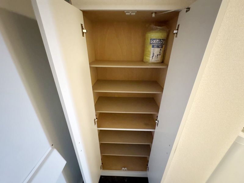 leopalace Karin Other