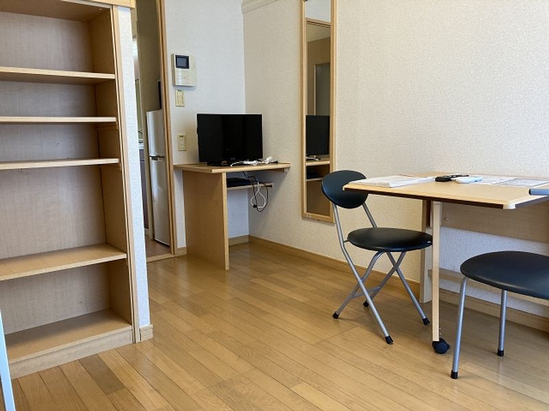 レオパレス片倉台 居間