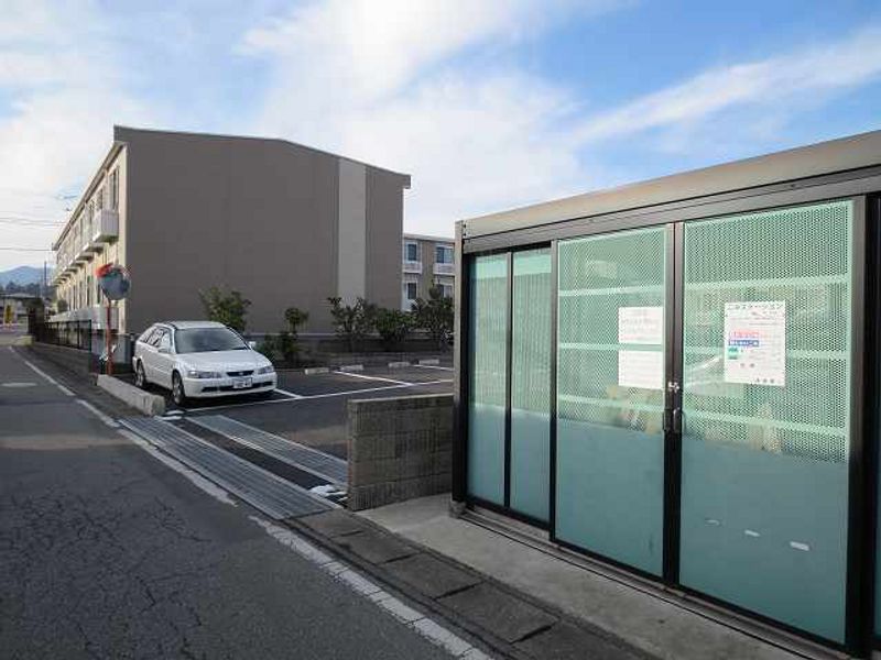 leopalace Riverside C Entrance