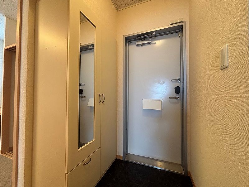 レオパレス飛躍館 玄関