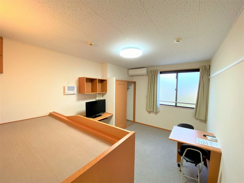 レオパレス桜町 居間