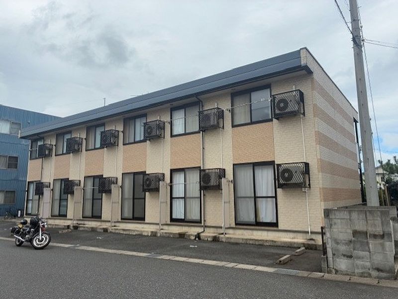 レオパレス津ノ井西 外観