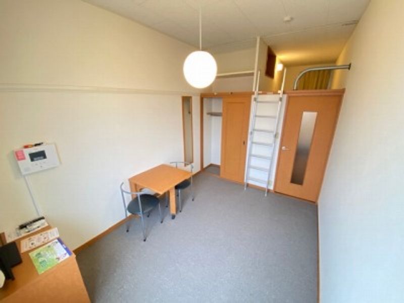 レオパレスＯＦＫ 居間