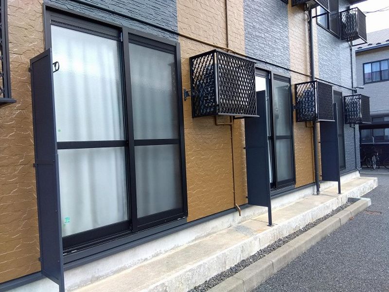 レオパレスヴィレッジ東泉 外観