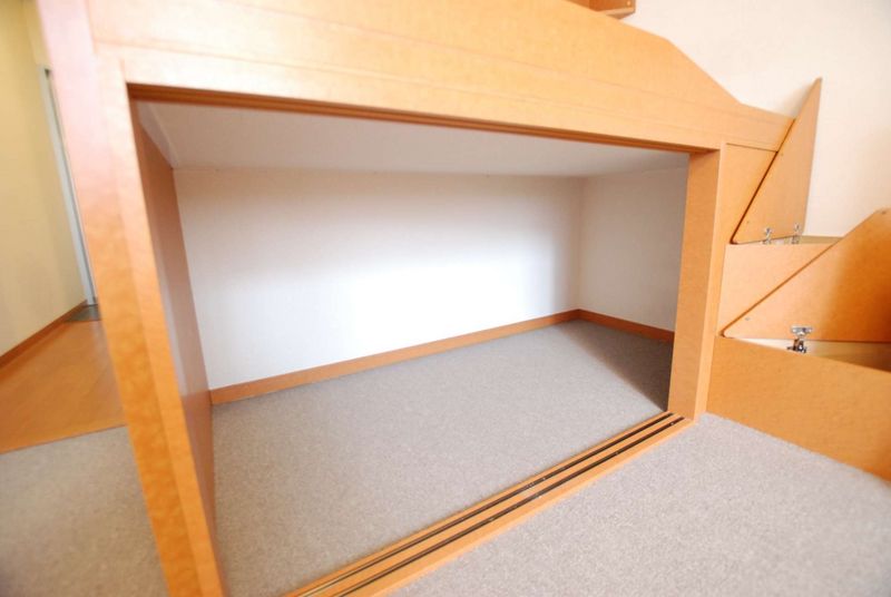 レオパレスボンボニエール 収納
