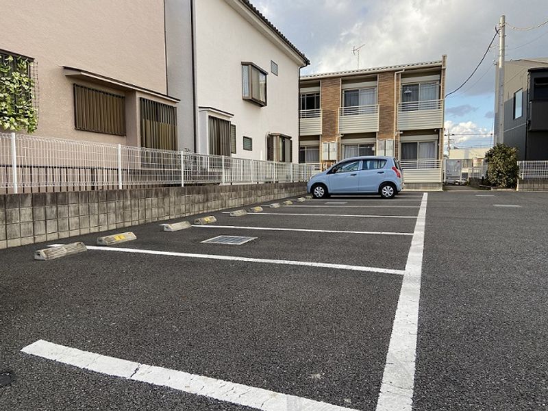 レオネクスト狭山ケ丘 駐車場