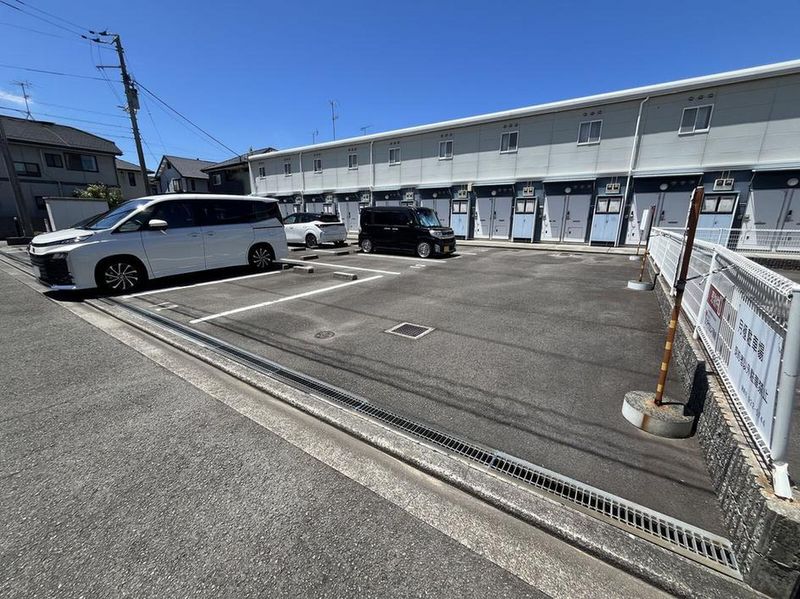 レオパレスディアコート　ＫＩ 駐車場