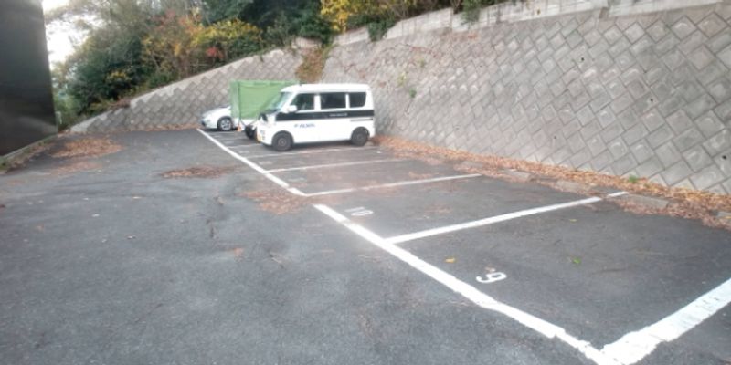 レオパレスＦＥＬＩＣＥ 駐車場