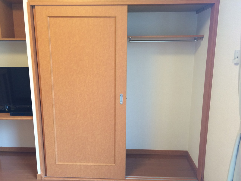 レオパレストレド 収納